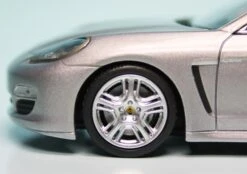 Minichamps Porsche Panamera S Hybrid (2011) -Modellwagen Verkauf 400068250 Minichamps Porsche Panamera S Hybrid 2011 z4