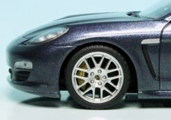 Minichamps Porsche Panamera 4S (2011) -Modellwagen Verkauf 400068260 Minichamps Porsche Panamera 4S 2011 z4