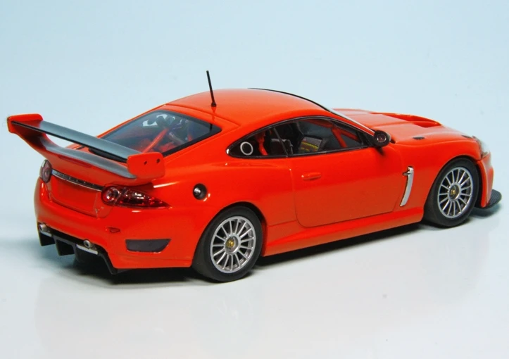 Minichamps Jaguar XKR GT3 Coupé (2008) 2 Minichamps Jaguar XKR GT3 Coupé (2008) – Bild 2