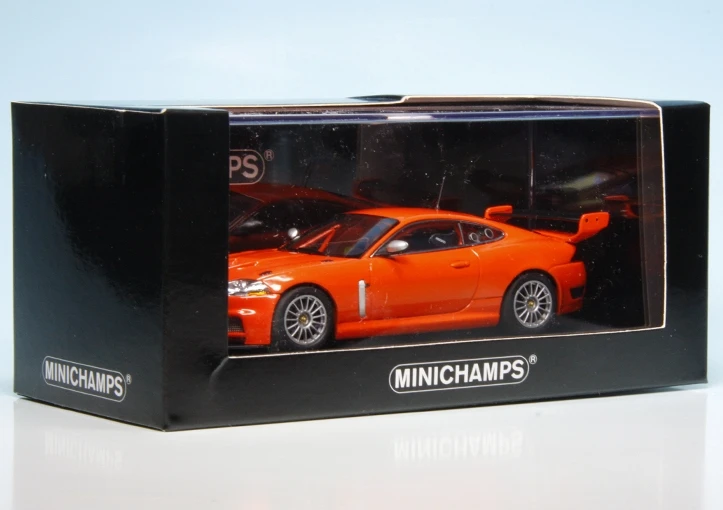 Minichamps Jaguar XKR GT3 Coupé (2008) 7 Minichamps Jaguar XKR GT3 Coupé (2008) – Bild 7
