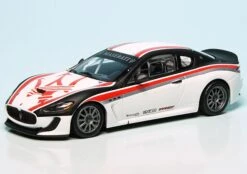Minichamps Maserati GranTurismo MC GT4 Rennwagen "Test Car Trofeo Gran Turismo MC 2010"