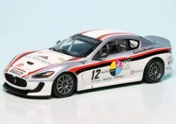 Minichamps Maserati GranTurismo MC GT4 Rennwagen "Trofeo Gran Turismo MC 2010"