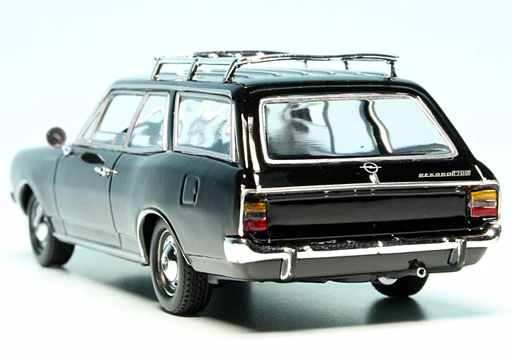 Minichamps Opel Rekord C Caravan (1968) 6 Minichamps Opel Rekord C Caravan (1968) – Bild 6