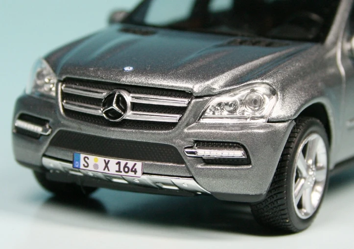 Minichamps Mercedes Benz GL-Klasse (X164) (2009) "Mercedes Benz Werbemodell" 3 Minichamps Mercedes Benz GL-Klasse (X164) (2009) "Mercedes Benz Werbemodell" – Bild 3