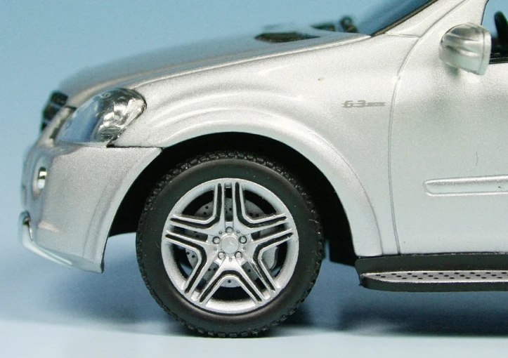 Minichamps Mercedes Benz ML63 AMG (W164) (2008) "Mercedes Benz Werbemodell" 4 Minichamps Mercedes Benz ML63 AMG (W164) (2008) "Mercedes Benz Werbemodell" – Bild 4