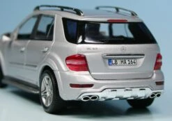 Minichamps Mercedes Benz ML63 AMG (W164) (2008) "Mercedes Benz Werbemodell" 12 Minichamps Mercedes Benz ML63 AMG (W164) (2008) "Mercedes Benz Werbemodell" -Modellwagen Verkauf MINMER019 Minichamps Mercedes Benz ML63 AMG W164 2008 Mercedes Werbemodell z6