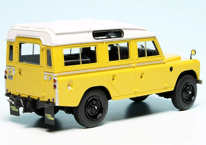 AutoCult Land Rover 109 Series III (1975) (Großbritannien) 2 AutoCult Land Rover 109 Series III (1975) (Großbritannien) – Bild 2