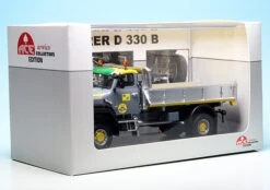 AutoCult Saurer D330 B 4x4 Hauben-Kipper (Schweiz) "Dozza Transport AG" -Modellwagen Verkauf ac90102 autocult saurer d330 b 4x4 haubenkipper schweiz dozza transport ag 6