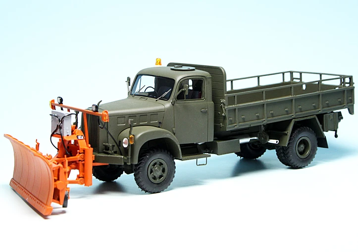 AutoCult Berna 2VM 4.9t Pritschenwagen "Schweizer Armee" 1 AutoCult Berna 2VM 4.9t Pritschenwagen "Schweizer Armee"